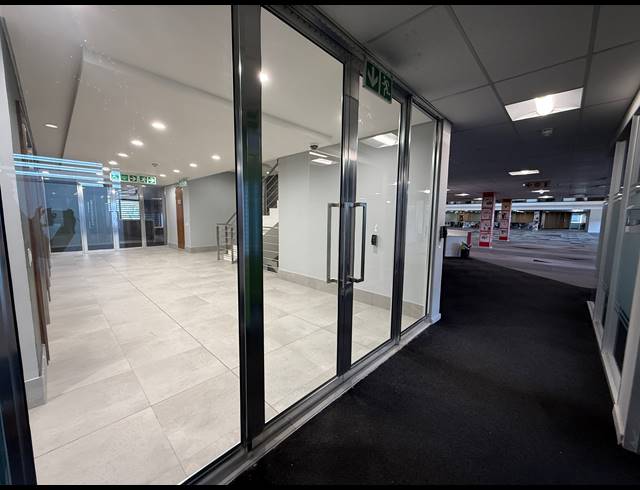 2,746M² OFFICE TO LET IN PARKTOWN